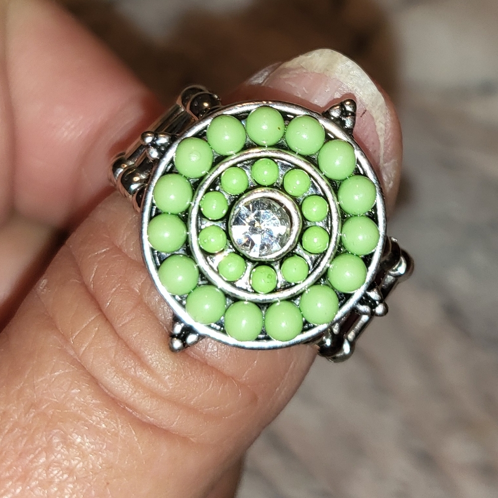 Paparazzi ring NWOT